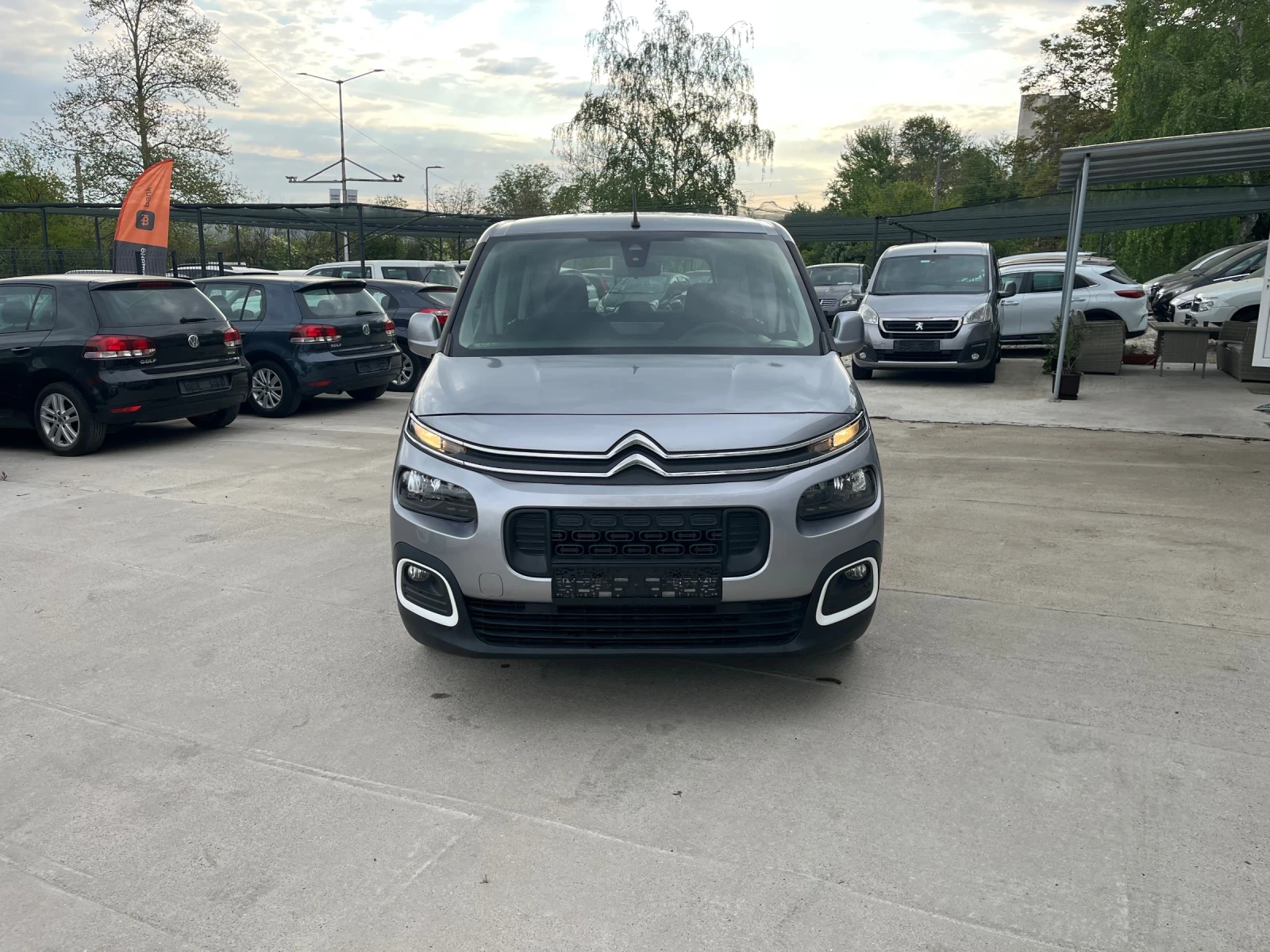 Citroen Berlingo 5 места, снимка 4 - Автомобили и джипове - 54350631