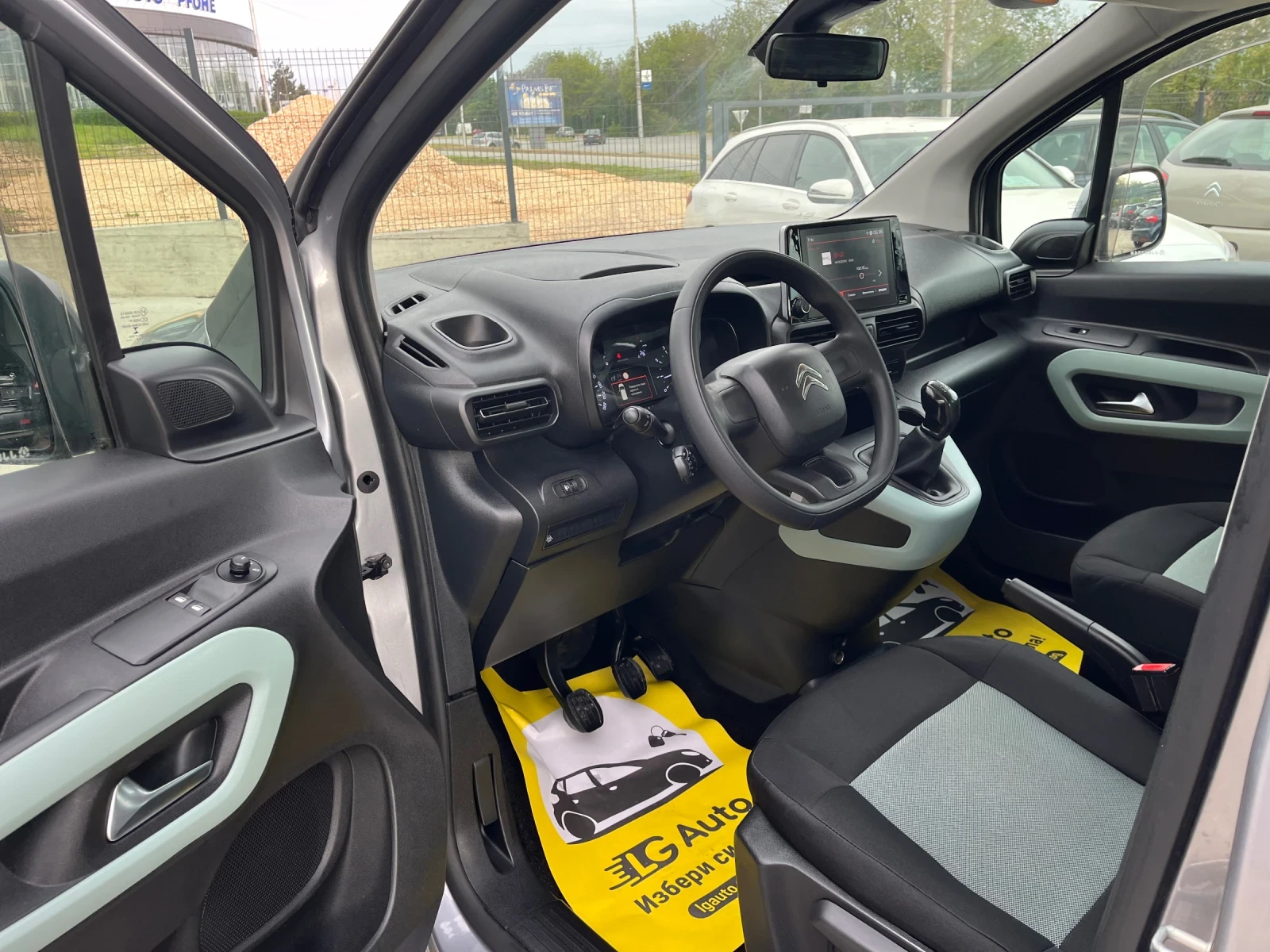 Citroen Berlingo 5 места, снимка 10 - Автомобили и джипове - 54350631