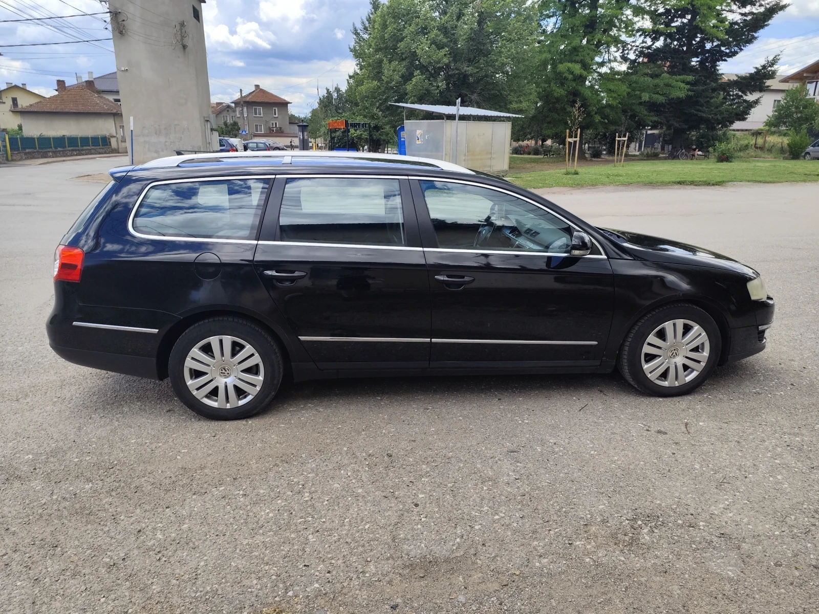 VW Passat Комби, снимка 2 - Автомобили и джипове - 54895186