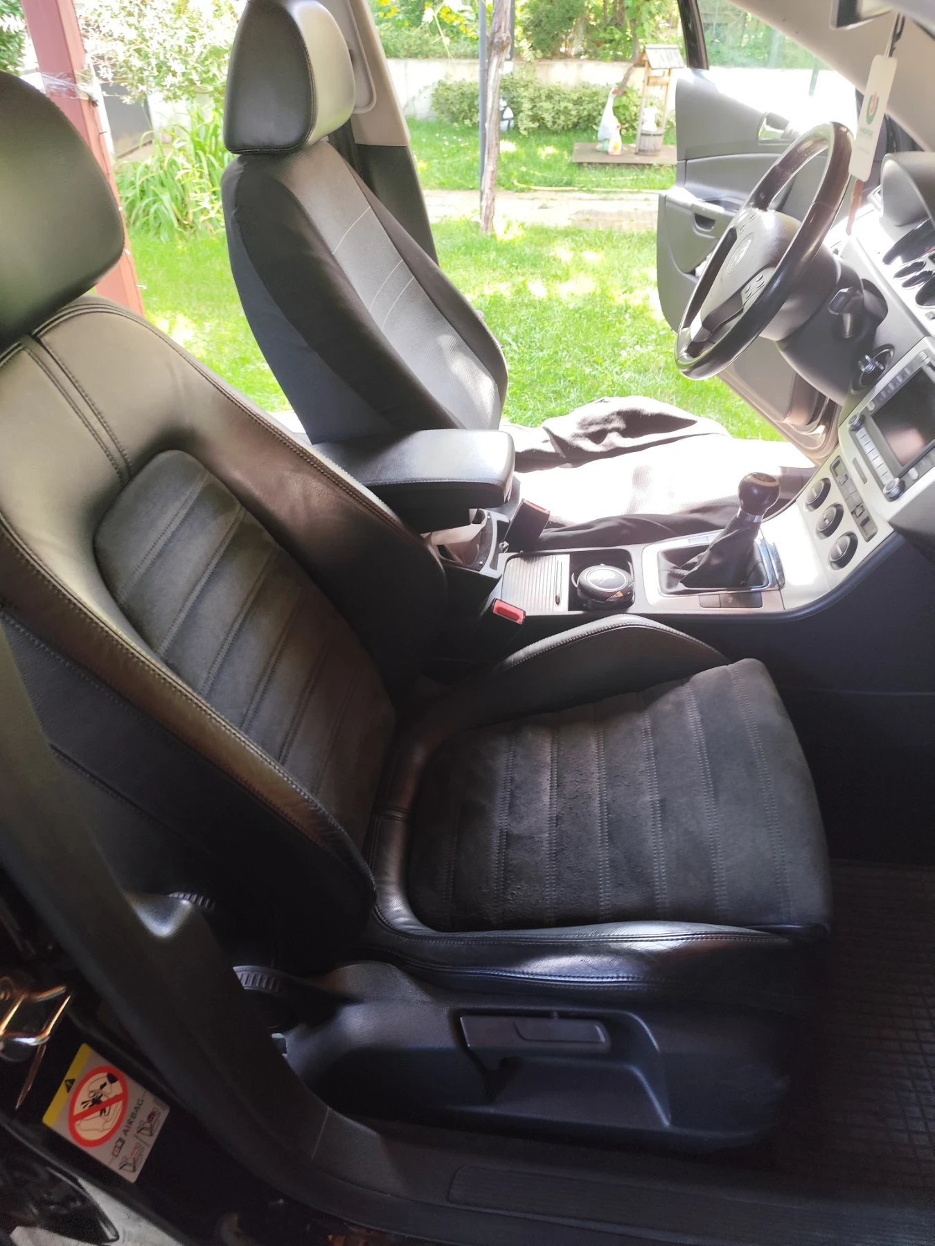 VW Passat Комби, снимка 11 - Автомобили и джипове - 54895186