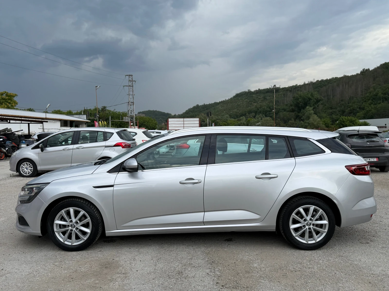 Renault Megane 1.5dCi  LED/НОВ ВНОС/ЛЕТИ ДЖ., снимка 7 - Автомобили и джипове - 55211240