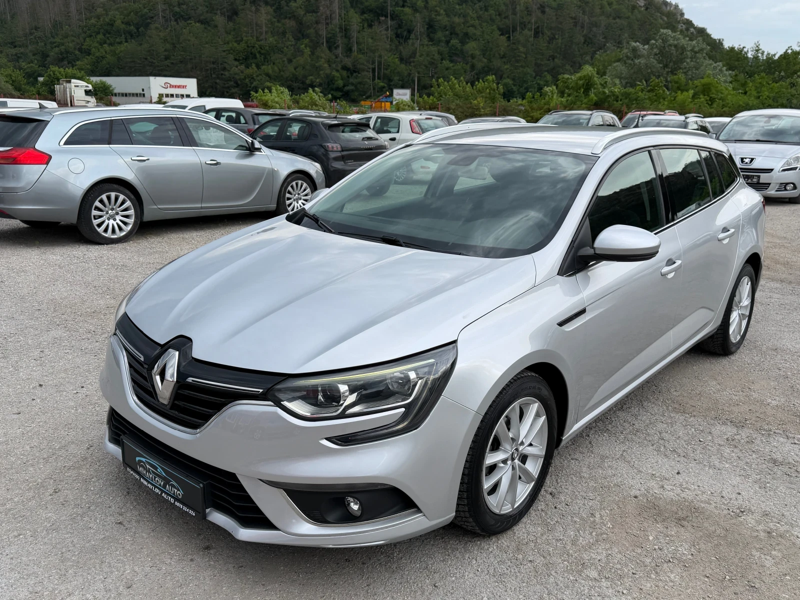 Renault Megane 1.5dCi  LED/НОВ ВНОС/ЛЕТИ ДЖ., снимка 8 - Автомобили и джипове - 55211240