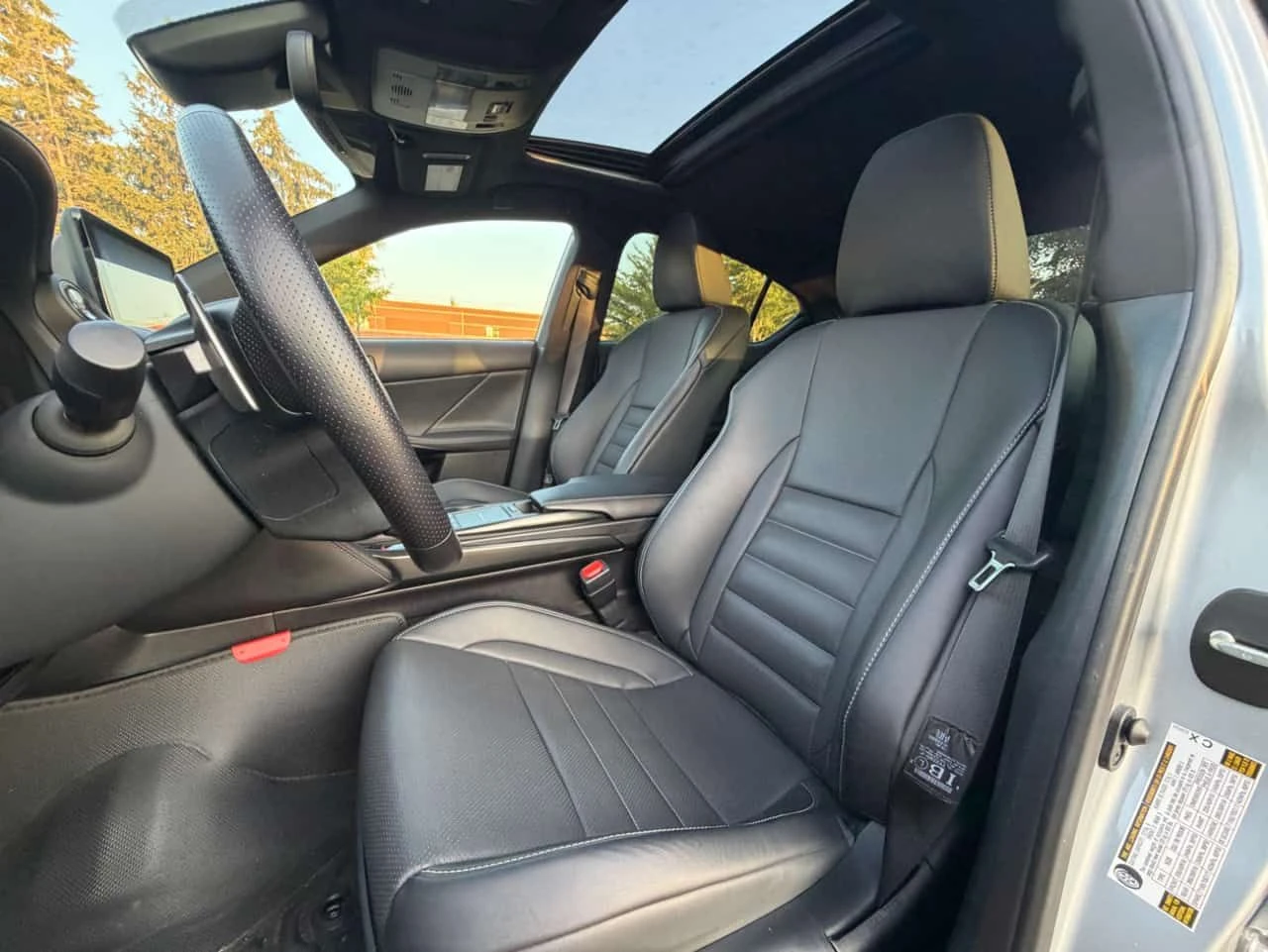 Lexus IS 300 | F SPORT | CARFAX | ОБДУХВАНЕ | ПОДГРЕВ |  , снимка 5 - Автомобили и джипове - 55432721