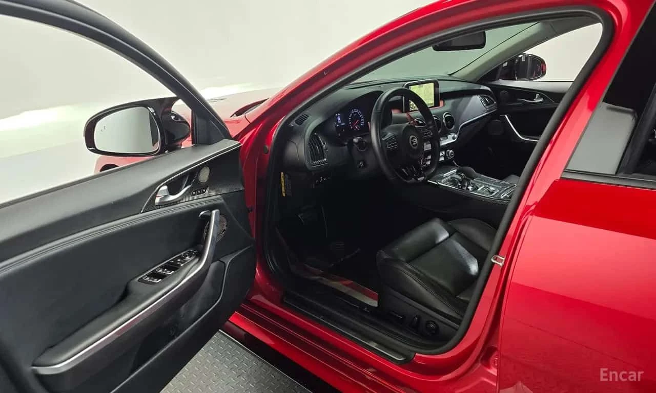 Kia Stinger * 3.3 Turbo AWD * CARFAX * ЦЕНА ДО БГ, снимка 6 - Автомобили и джипове - 55499622