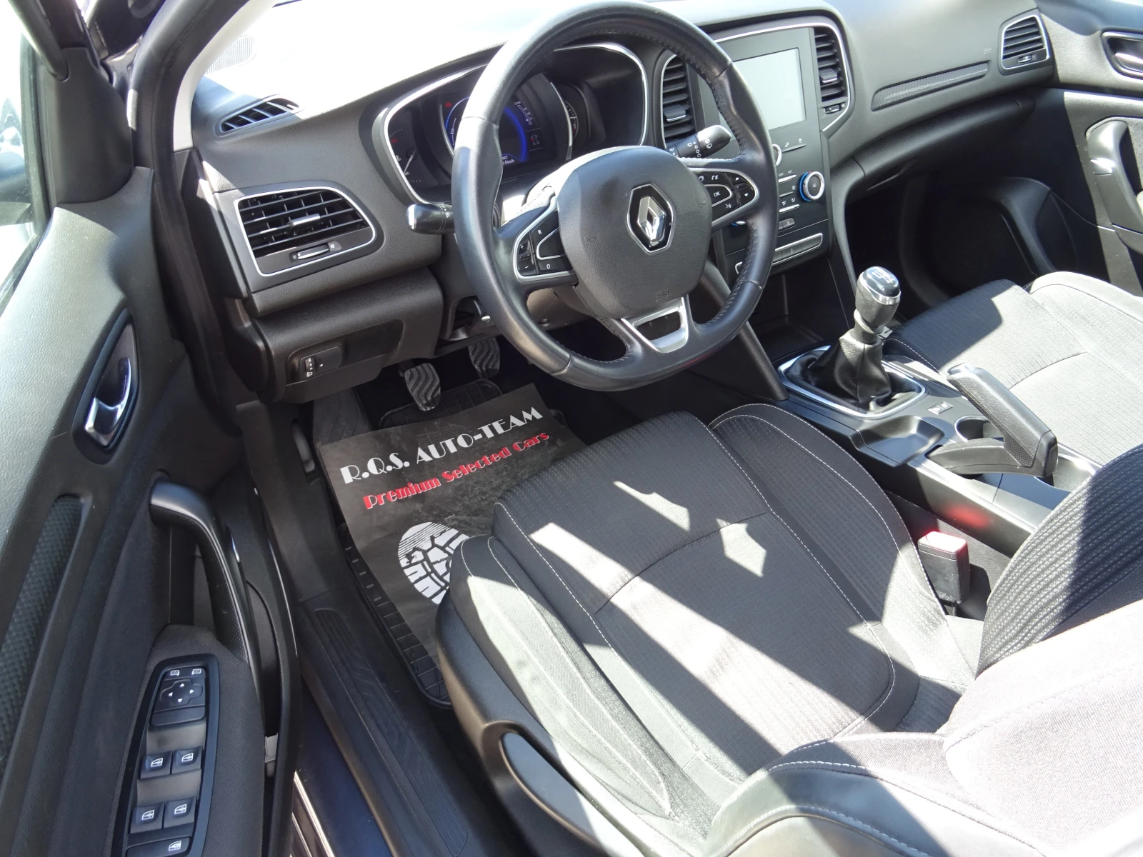Renault Megane, снимка 9 - Автомобили и джипове - 55991568