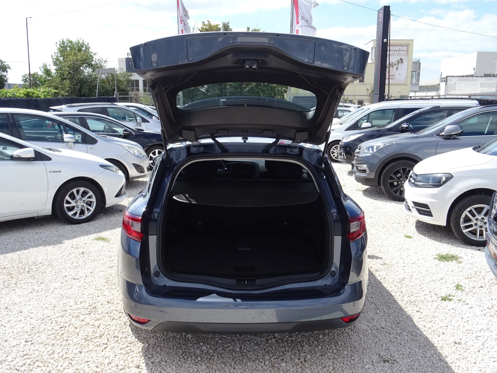 Renault Megane, снимка 4 - Автомобили и джипове - 55991568