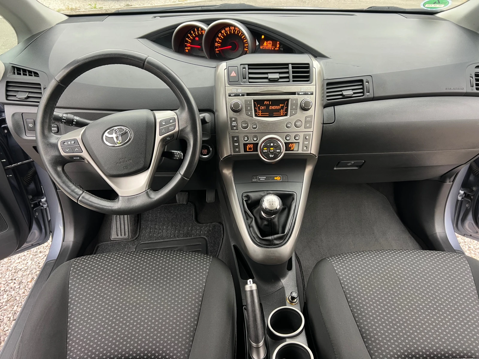 Toyota Verso 1.8 6+ 1м.-FULL, снимка 8 - Автомобили и джипове - 56086118