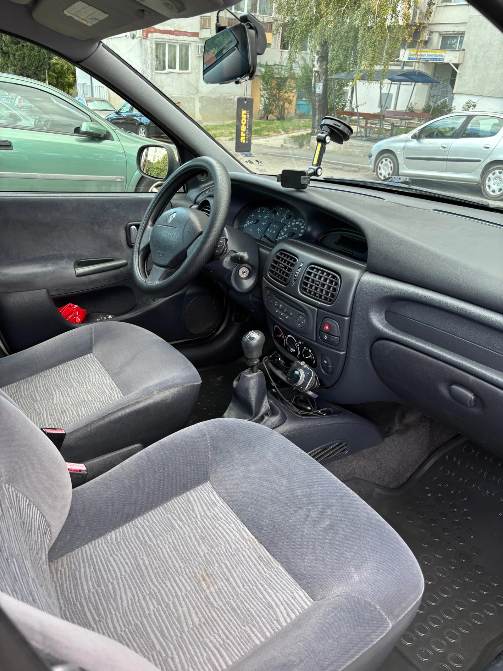 Renault Megane, снимка 5 - Автомобили и джипове - 56229865