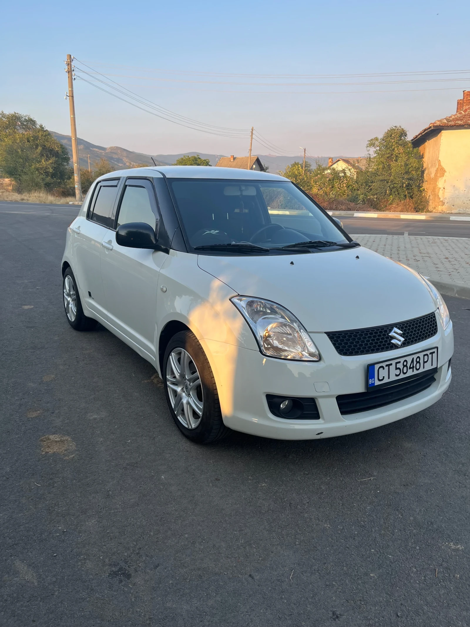Suzuki Swift Бензин-газ, снимка 2 - Автомобили и джипове - 56247319