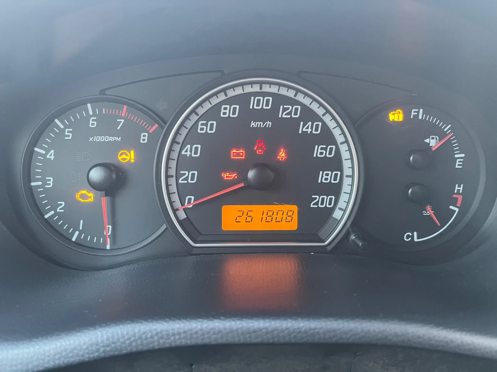 Suzuki Swift Бензин-газ, снимка 10 - Автомобили и джипове - 56247319