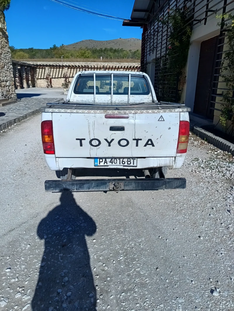 Toyota Hilux Дизел, снимка 6 - Автомобили и джипове - 47432659