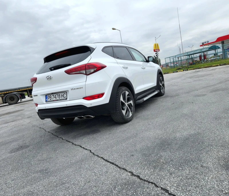 Hyundai Tucson 1.7CRDI, снимка 2 - Автомобили и джипове - 52309087