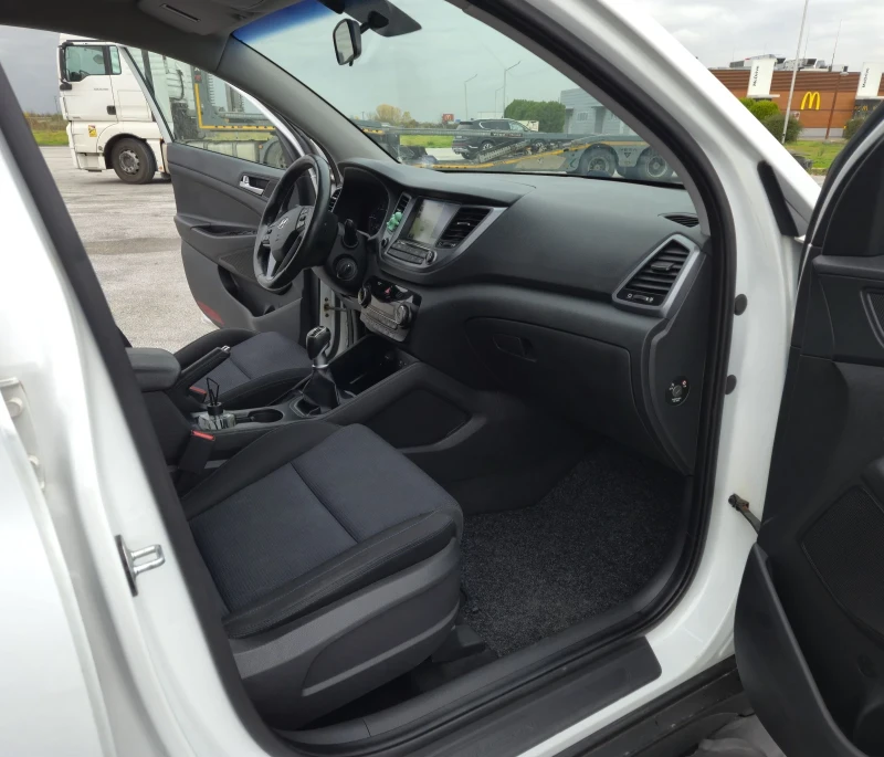 Hyundai Tucson 1.7CRDI, снимка 6 - Автомобили и джипове - 52309087