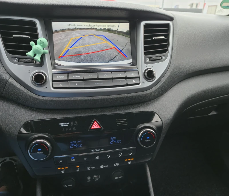 Hyundai Tucson 1.7CRDI, снимка 10 - Автомобили и джипове - 52309087