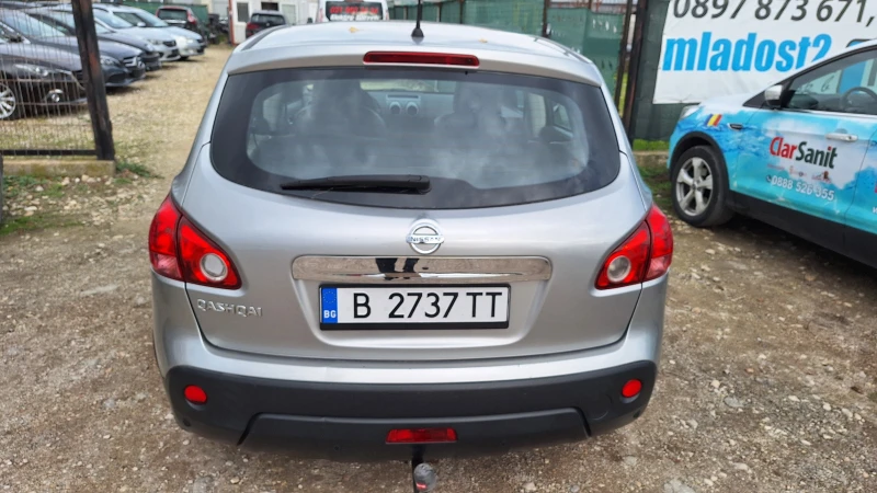 Nissan Qashqai 2.0 i, снимка 4 - Автомобили и джипове - 52572774