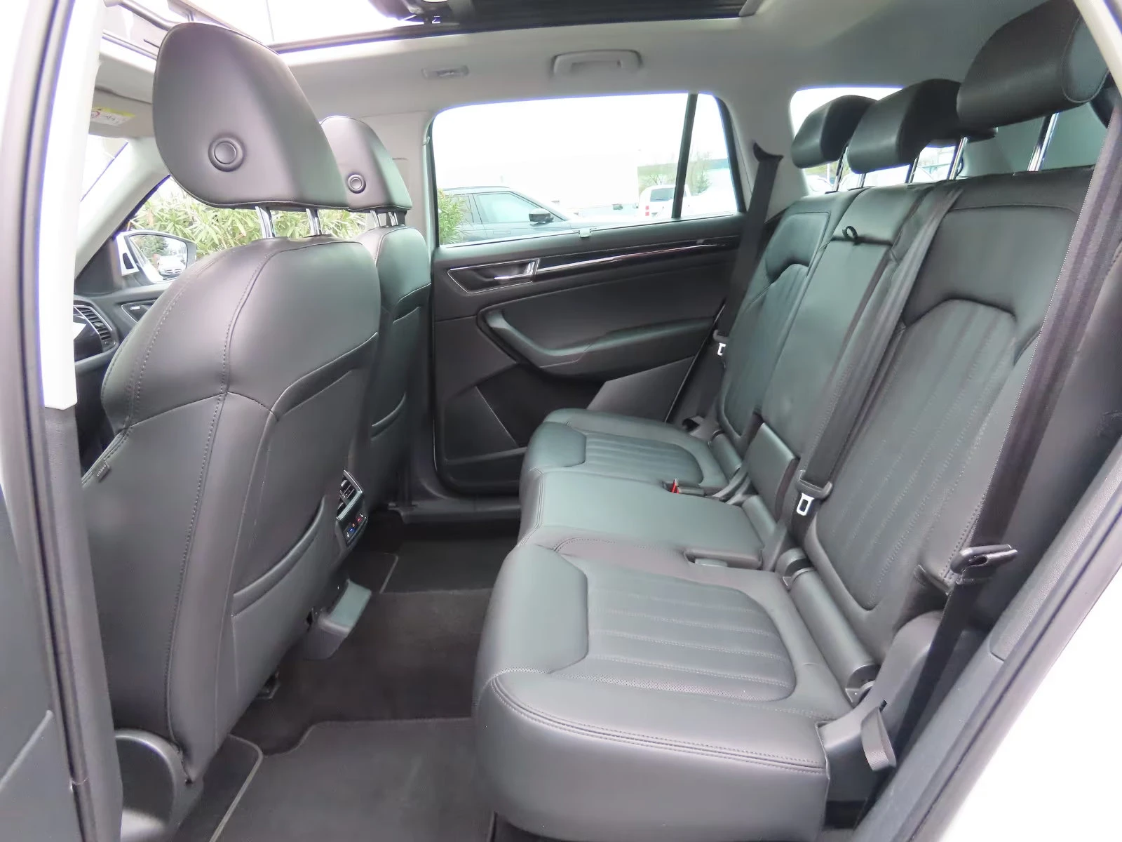 Skoda Kodiaq L&K/190/4X4/PANO/360/NAVI/ACC/161z, снимка 12 - Автомобили и джипове - 53862584