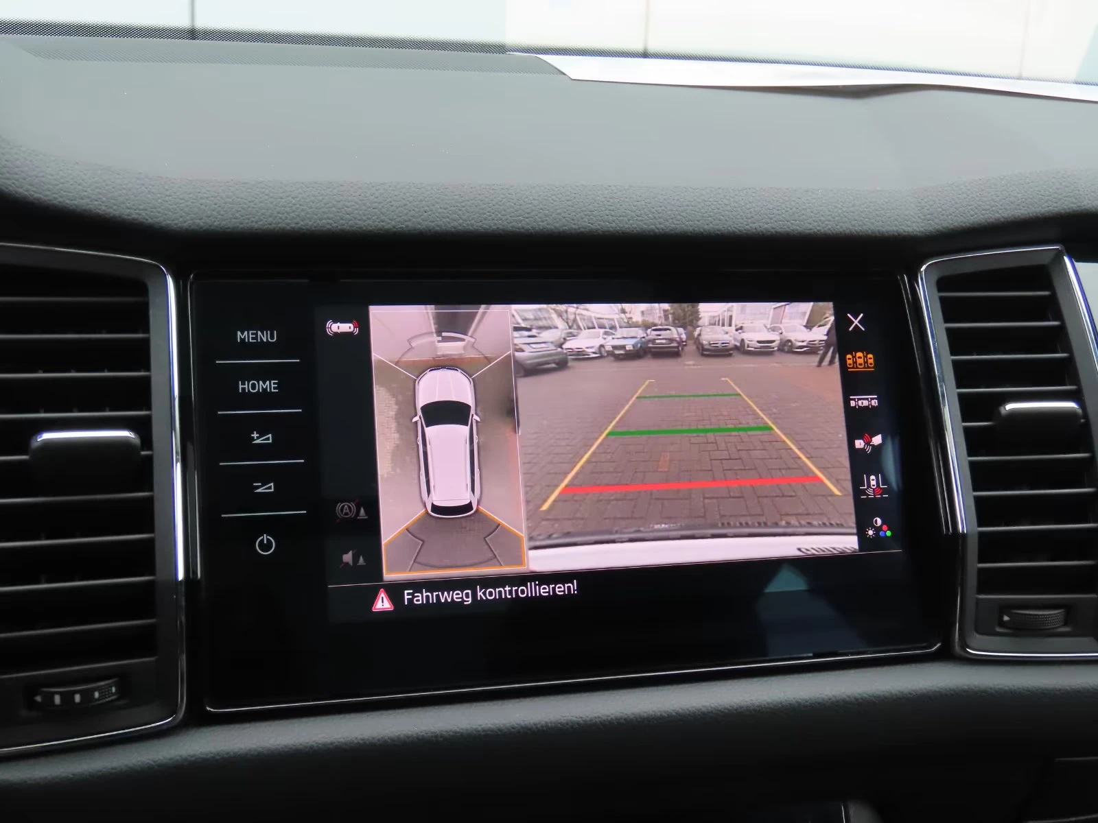 Skoda Kodiaq L&K/190/4X4/PANO/360/NAVI/ACC/161z, снимка 13 - Автомобили и джипове - 53862584