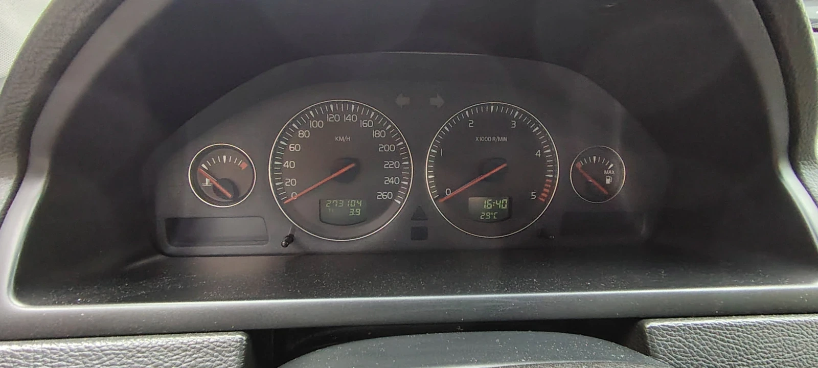 Volvo Xc90 D5, снимка 10 - Автомобили и джипове - 54811192