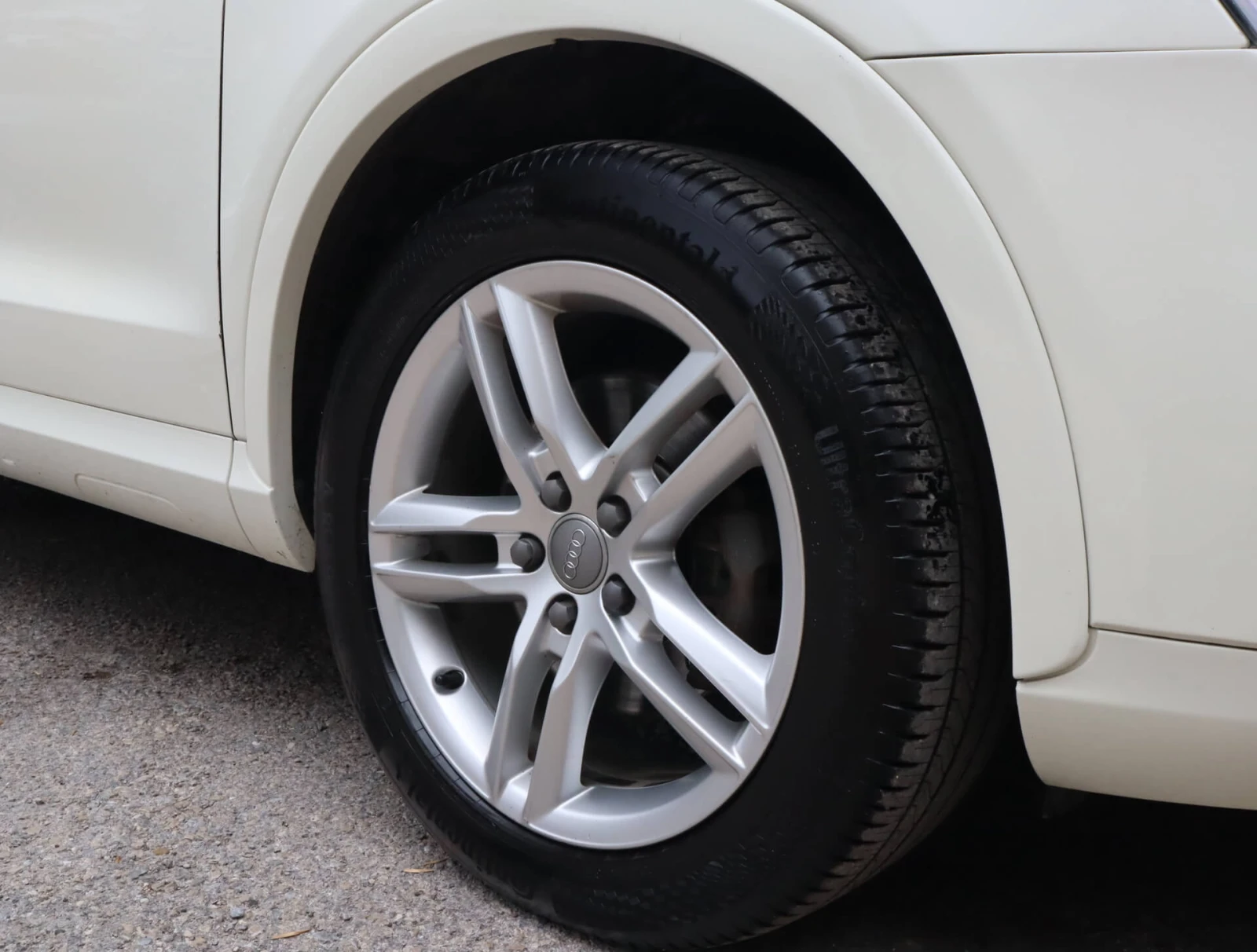Audi Q3 2.0TDI/Quattro/Sline/Подгрев/PDC, снимка 7 - Автомобили и джипове - 56692027