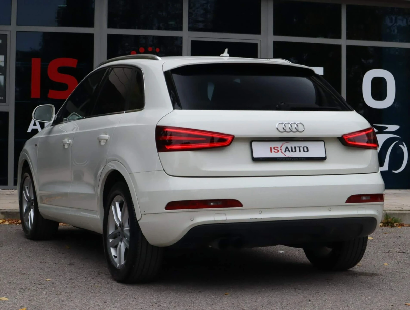 Audi Q3 2.0TDI/Quattro/Sline/Подгрев/PDC, снимка 4 - Автомобили и джипове - 56692027