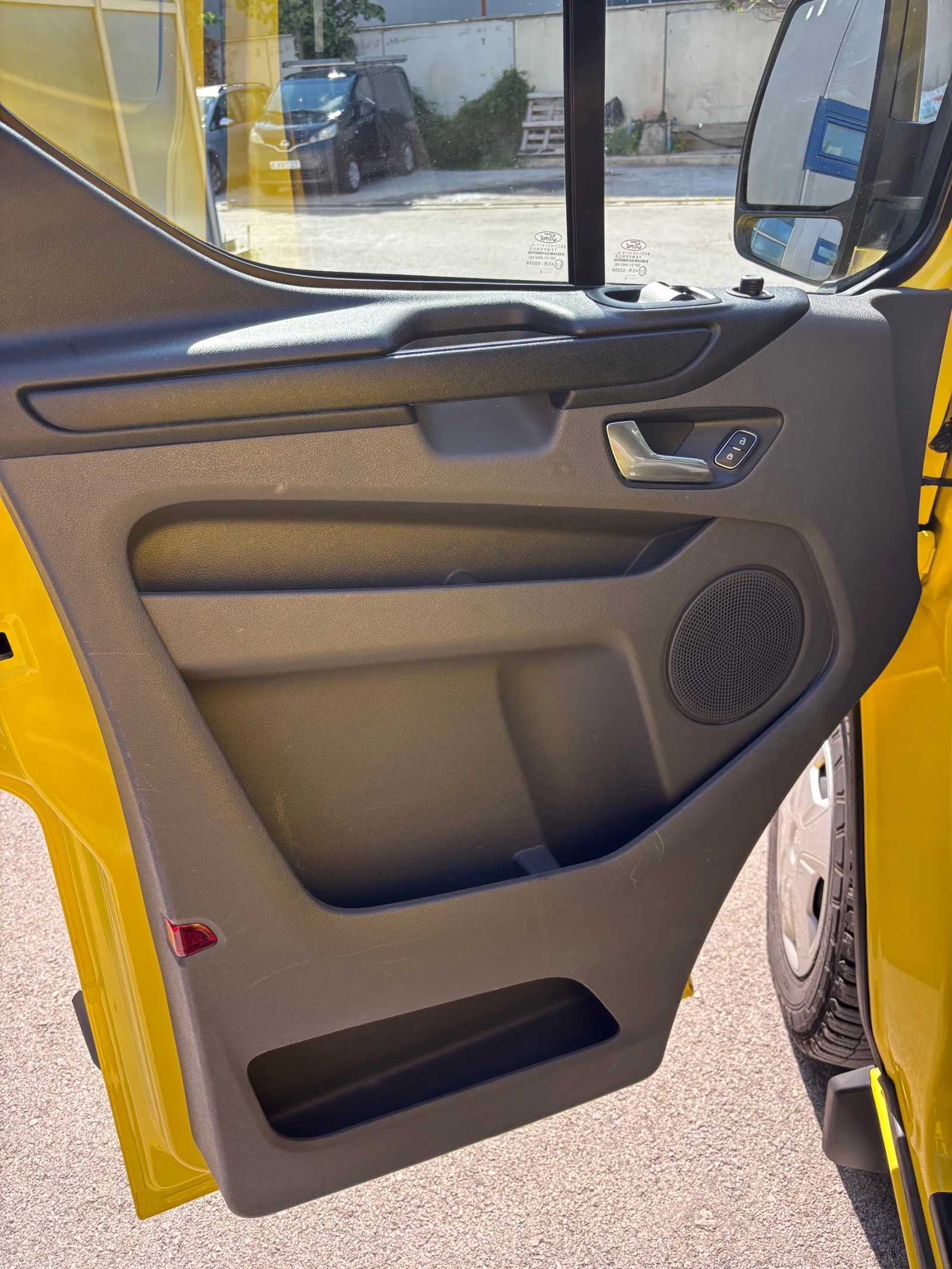 Ford Transit Custom 4-бр 2.0TDCI EcoBlue - изображение 10