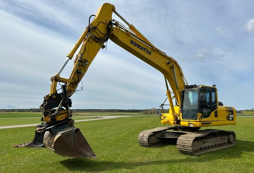 Багер Komatsu PC 240