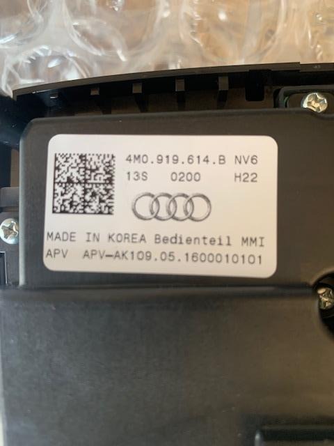Километраж, мултимедия, дисплей и пулт за управление - Audi Q7 , снимка 6 - Части - 43656762