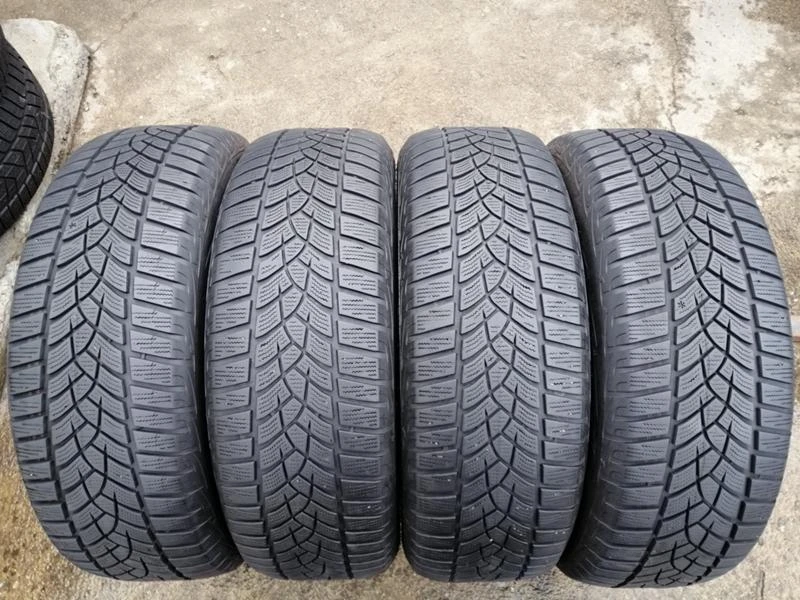 Гуми Зимни 215/65R16, снимка 1 - Гуми и джанти - 34642830