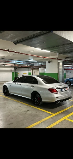 Mercedes-Benz E 63 AMG 4Matic+  54000км, снимка 6