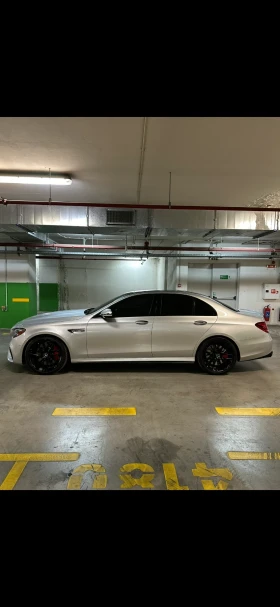 Mercedes-Benz E 63 AMG 4Matic+  54000км, снимка 5