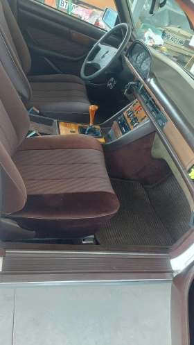 Mercedes-Benz 260, снимка 10