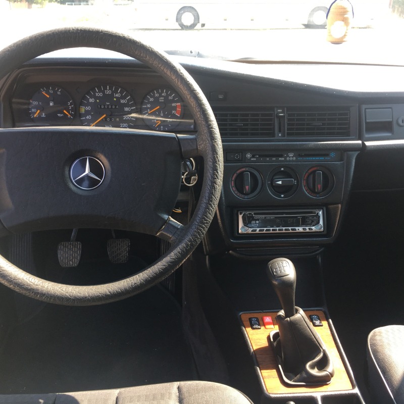 Mercedes-Benz 190 КЛИМАТИК, снимка 9 - Автомобили и джипове - 46037655