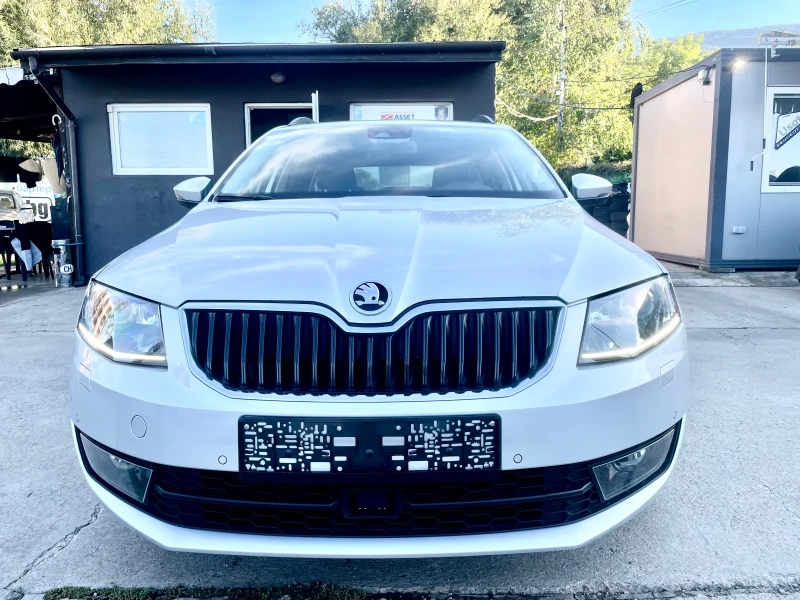 Skoda Octavia 1.8TSi Автоматик Камера Дистроник Швейцария, снимка 8 - Автомобили и джипове - 47316879