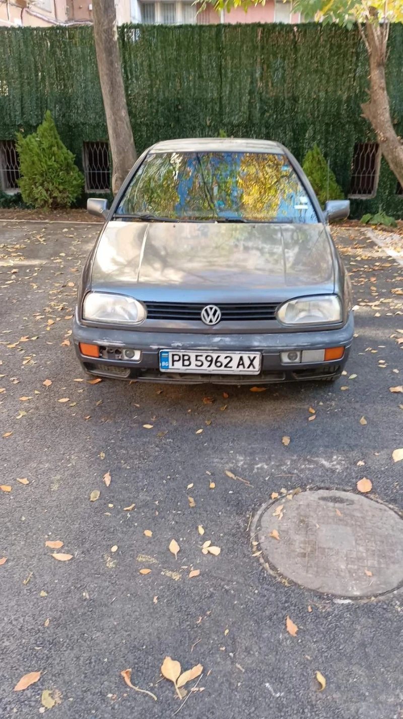 VW Golf, снимка 1 - Автомобили и джипове - 47791715