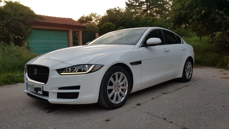 Jaguar XE 2, 0 Prestige, снимка 1 - Автомобили и джипове - 48575192