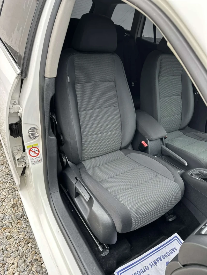 VW Golf VI 1.6 TDI 105к.с. FULL, снимка 8 - Автомобили и джипове - 49011203