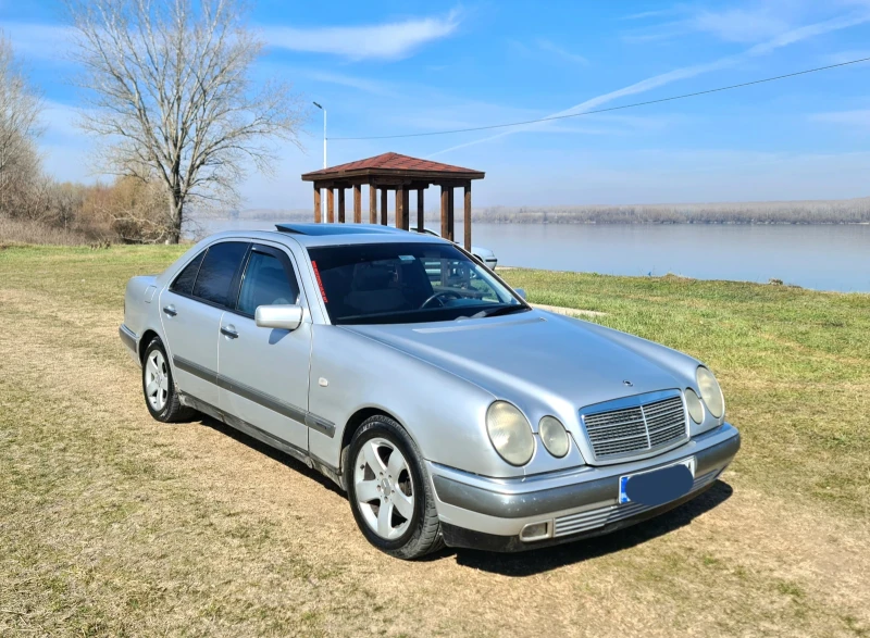 Mercedes-Benz E 290, снимка 1 - Автомобили и джипове - 49425664