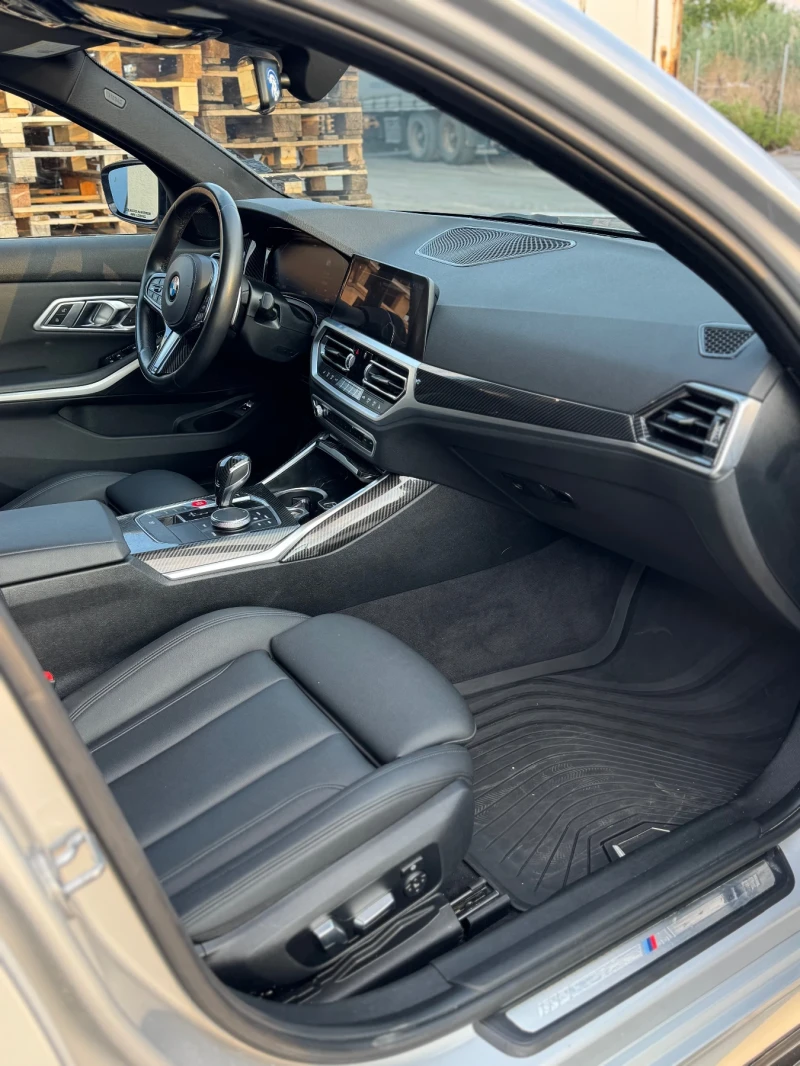 BMW 330 I СПЕШНО, снимка 15 - Автомобили и джипове - 52407729