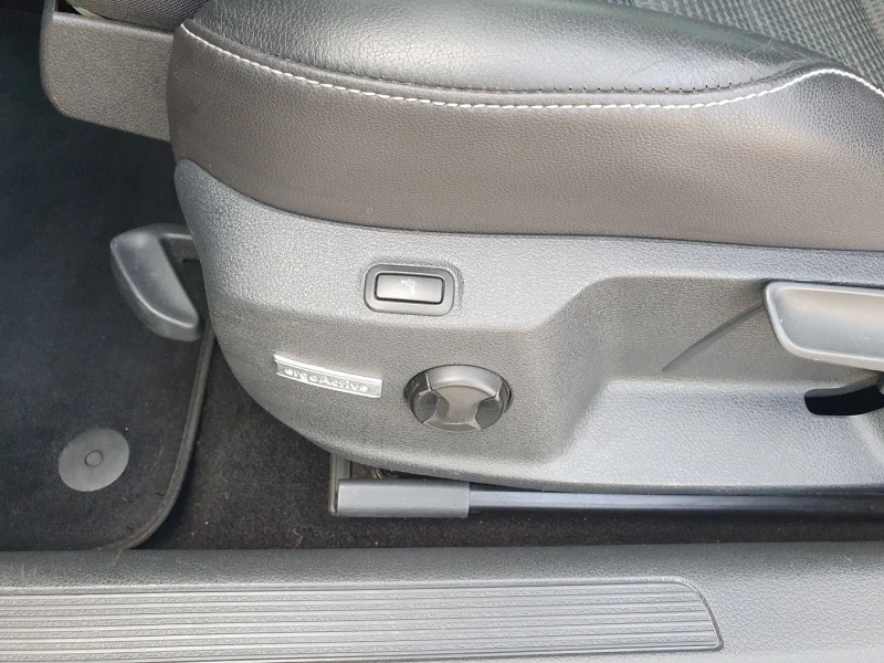 VW Golf Variant Comfortline 1.4TGI BlueMoti, снимка 15 - Автомобили и джипове - 52536758