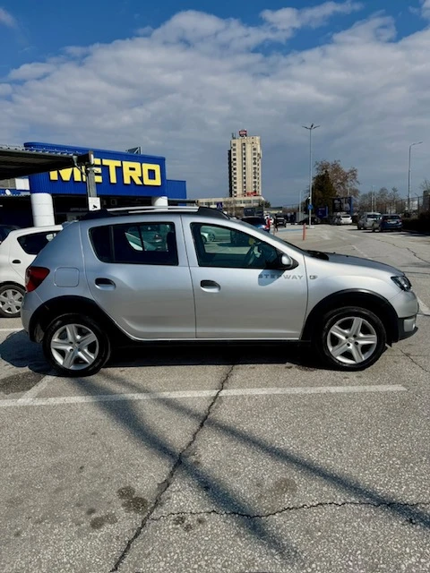 Dacia Sandero Stepway ГАЗ, снимка 7 - Автомобили и джипове - 49345292