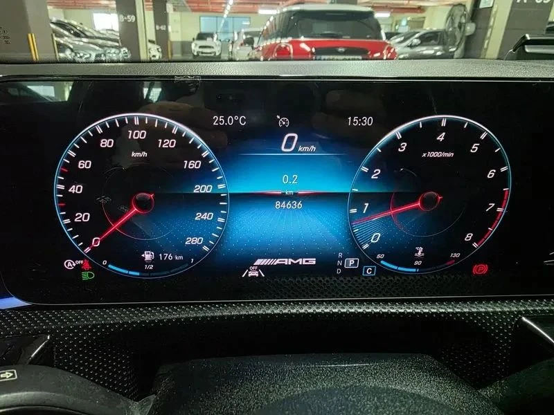 Mercedes-Benz A 35, снимка 10 - Автомобили и джипове - 56688160