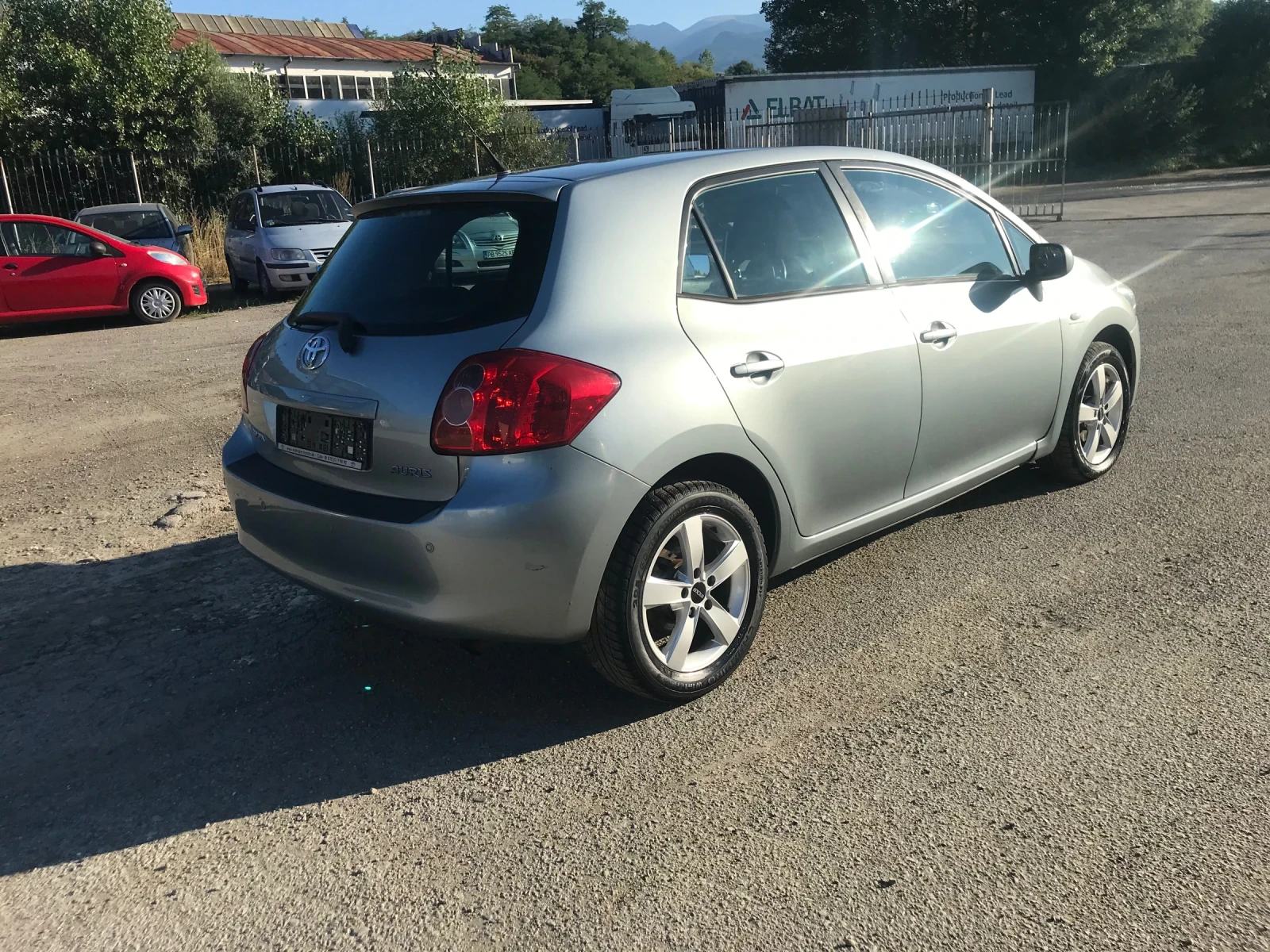 Toyota Auris 1.6I Автомат  - изображение 5