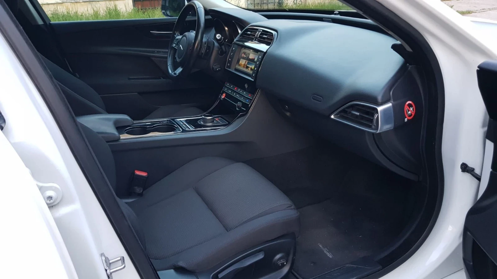 Jaguar XE 2, 0 Prestige | Mobile.bg   12