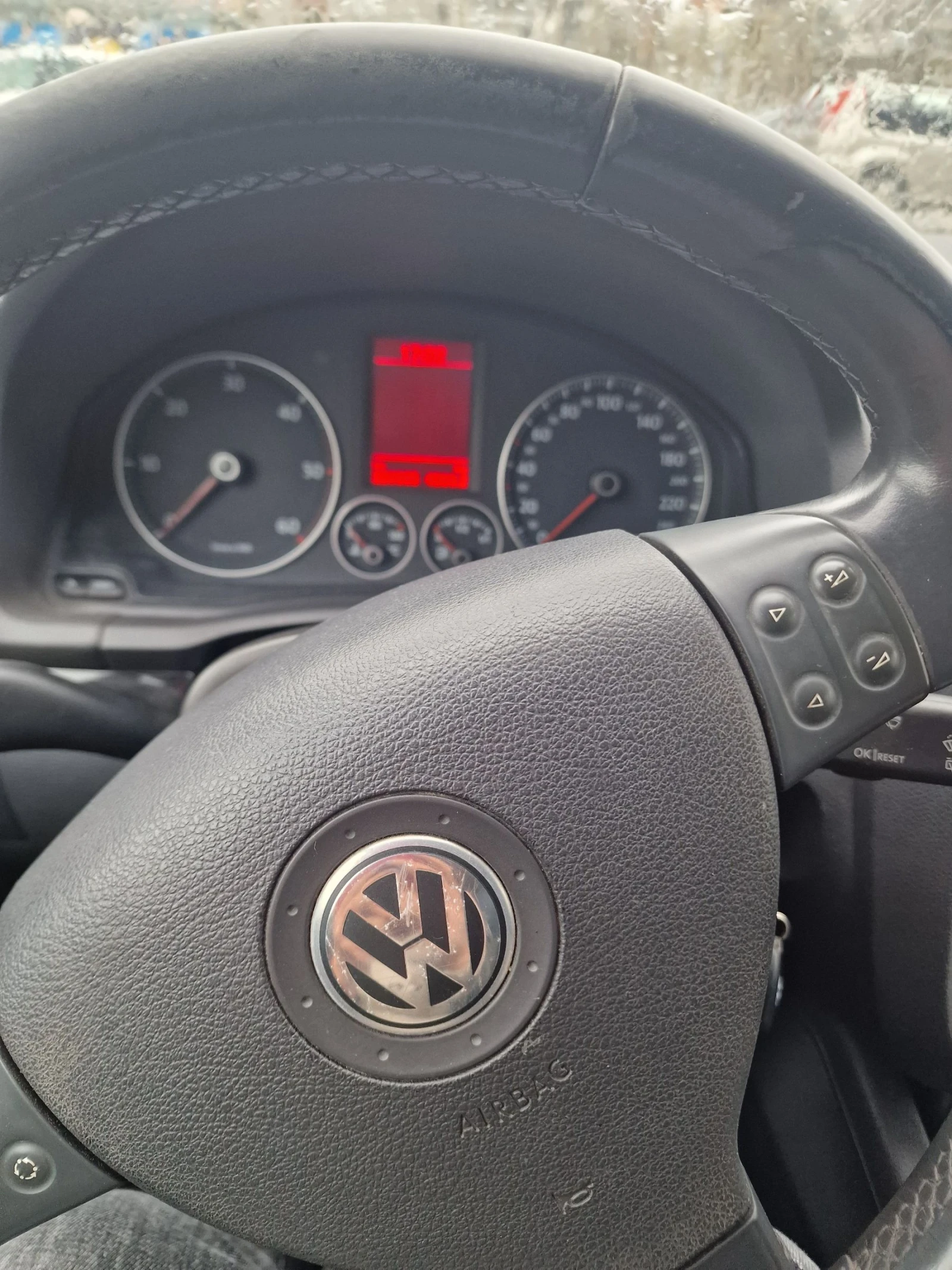 VW Golf 2, 0 TDI - изображение 8