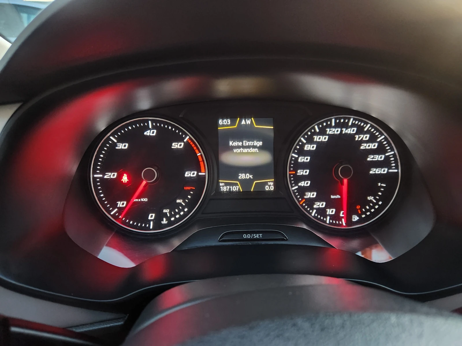 Seat Leon FR-2.0TDI-150к.с ЕURO 6 4х4-НАВИГАЦИЯ-ШВЕЙЦАРИЯ - изображение 10