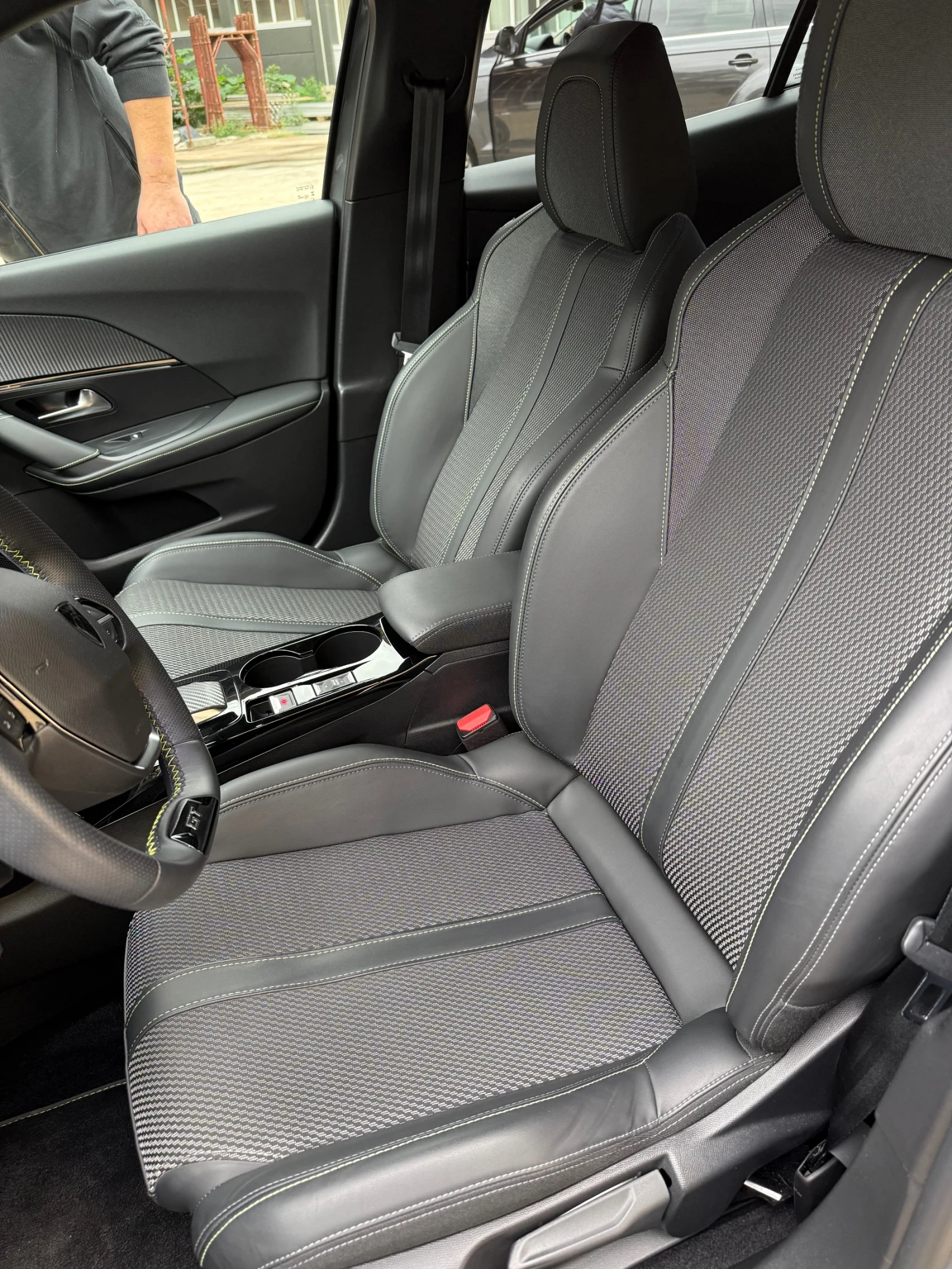 Peugeot 2008 GT - изображение 7