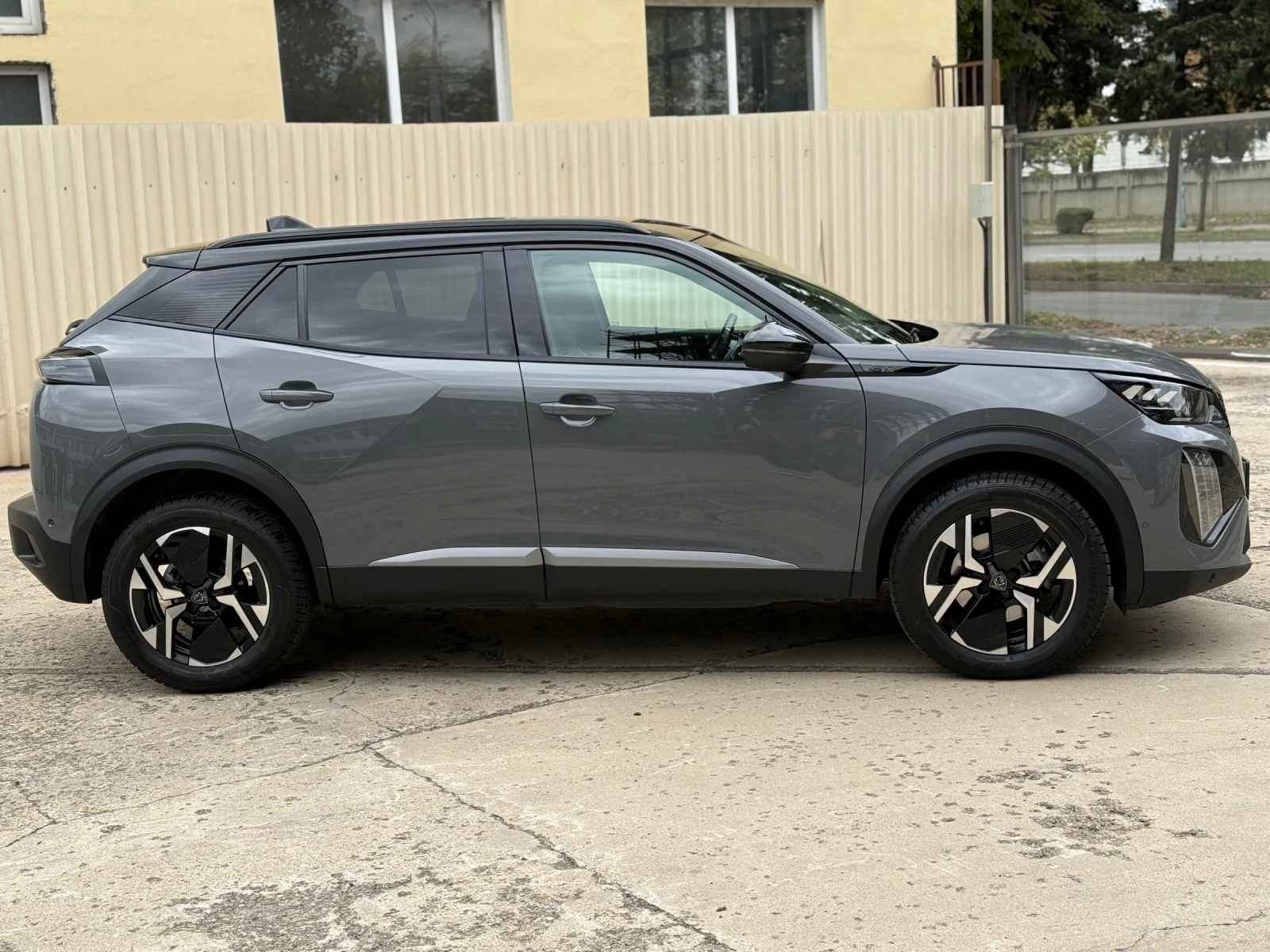 Peugeot 2008 GT - изображение 2