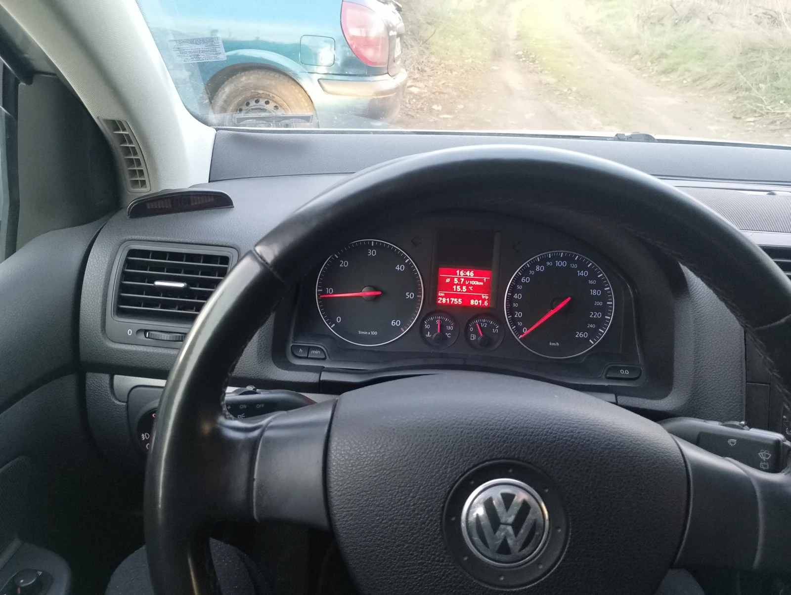 VW Golf 1.9 - изображение 8