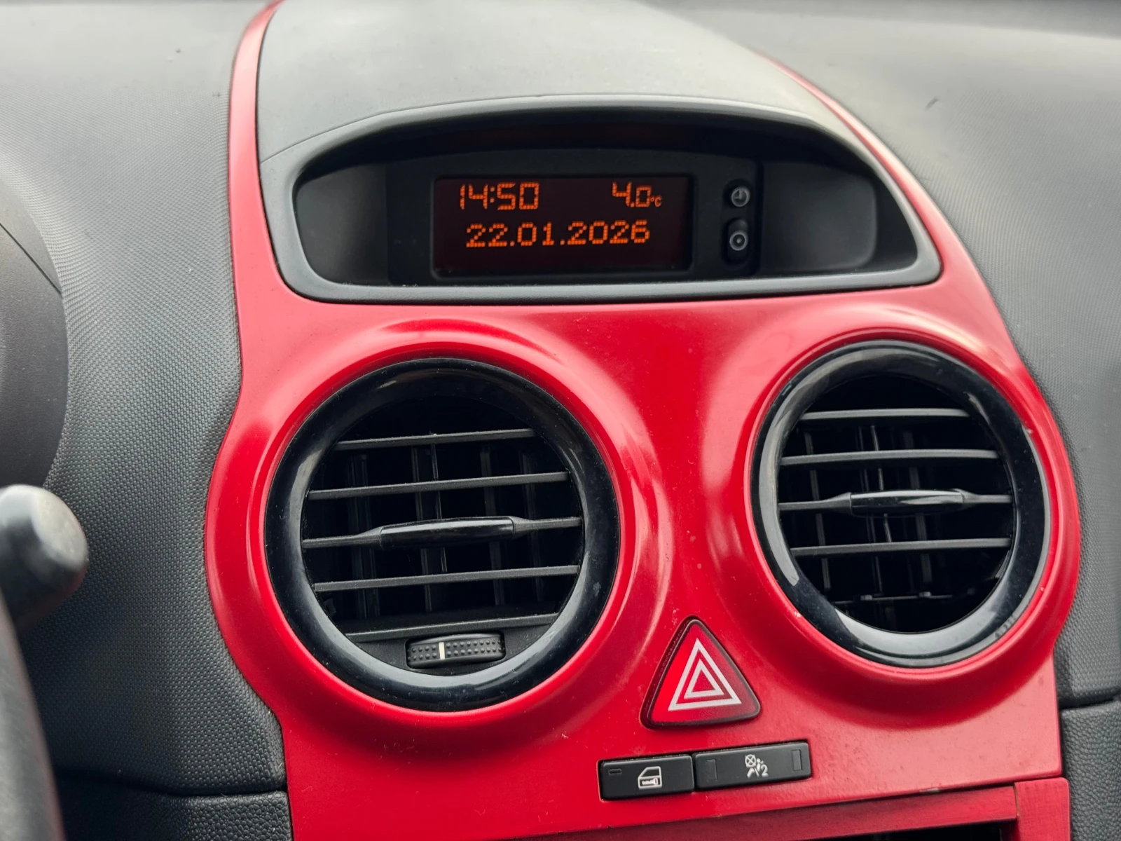 Opel Corsa  - изображение 8