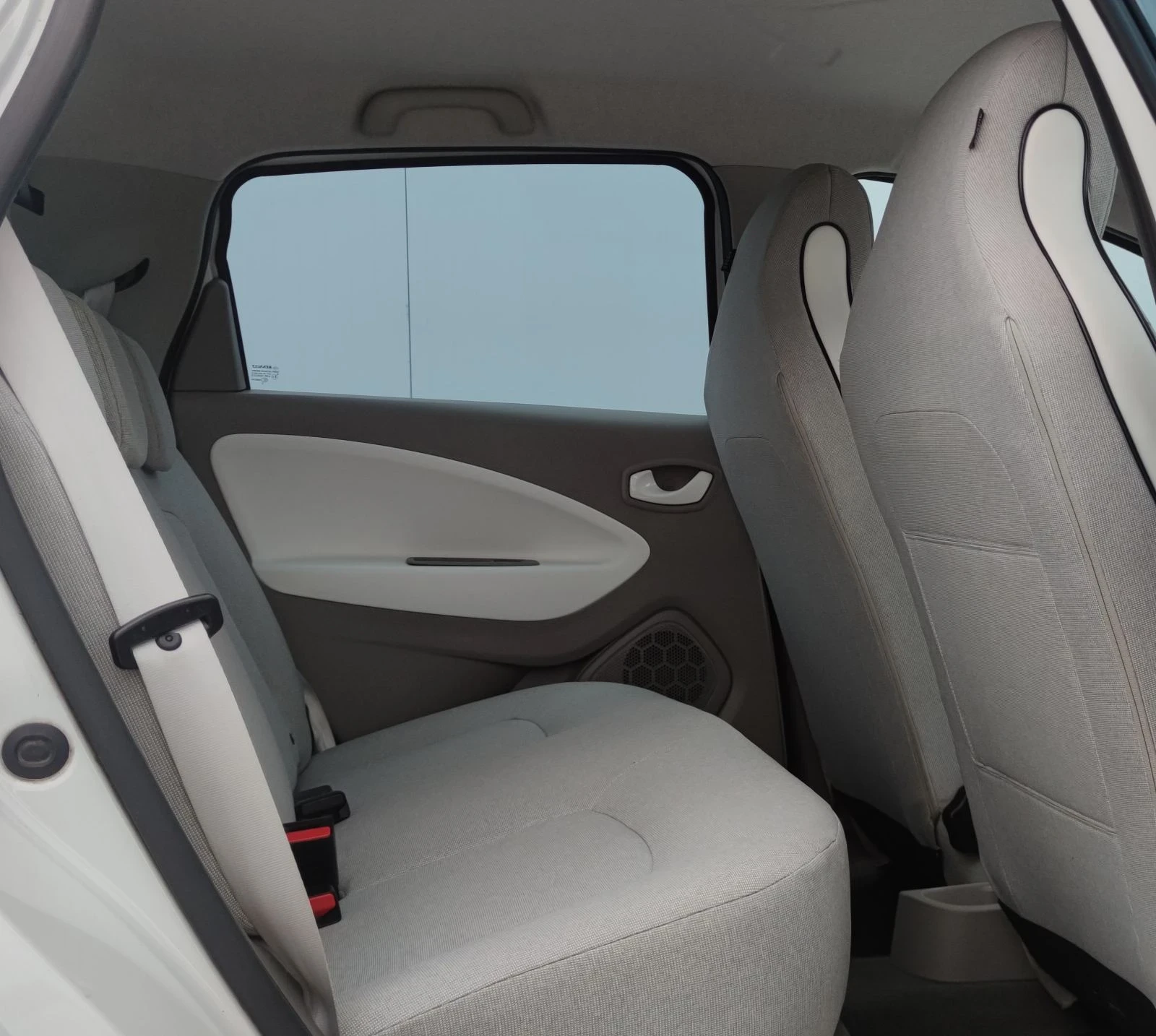 Renault Zoe, снимка 12 - Автомобили и джипове - 54084423